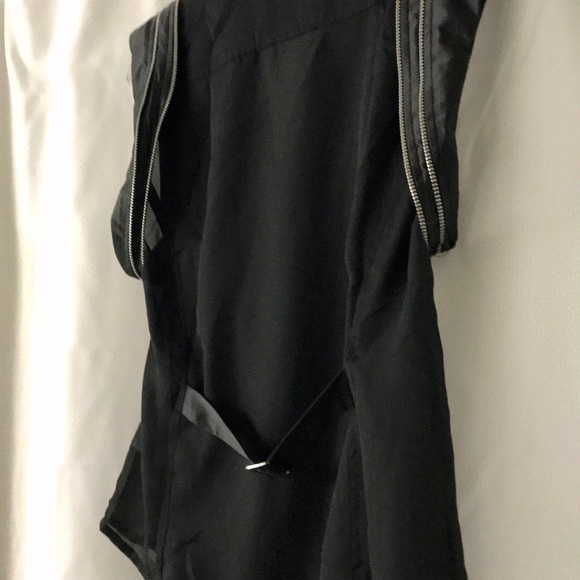 BLVD Vest with Zippers details - Picture 6 of 16